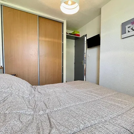 Climatise A Avec Parking Prive, Proche Plages Et Commodites - Fr-1-338-570 Apartment Sete