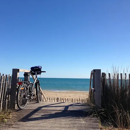 Climatise A Avec Parking Prive, Proche Plages Et Commodites - Fr-1-338-570 Apartment
